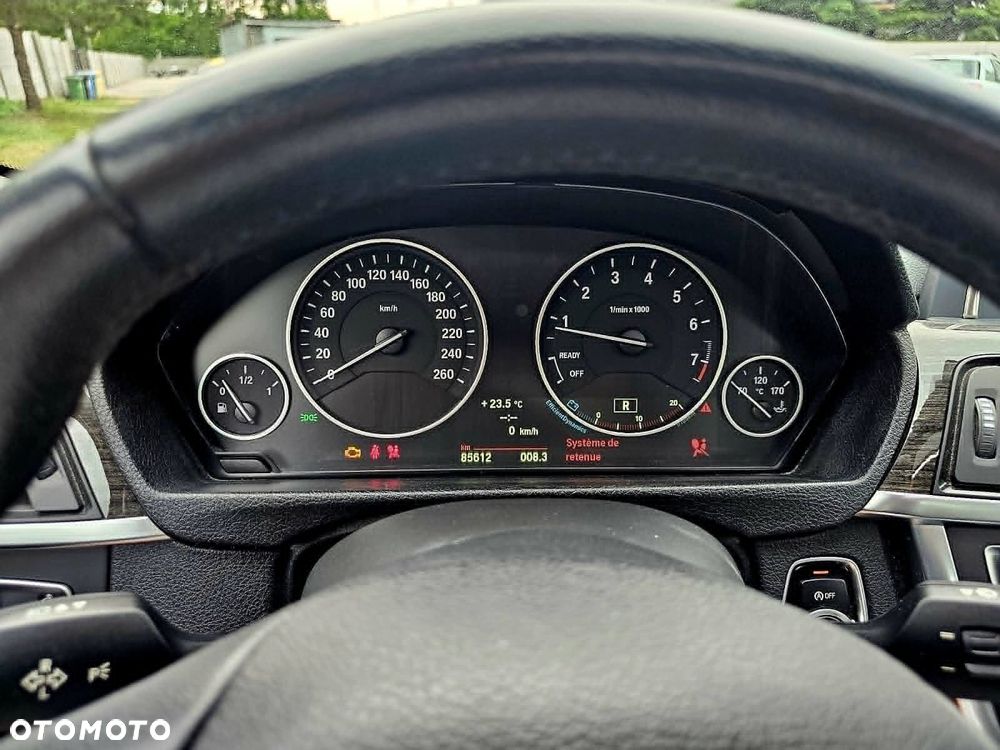 BMW Seria 3 328i xDrive Sport Line - 7