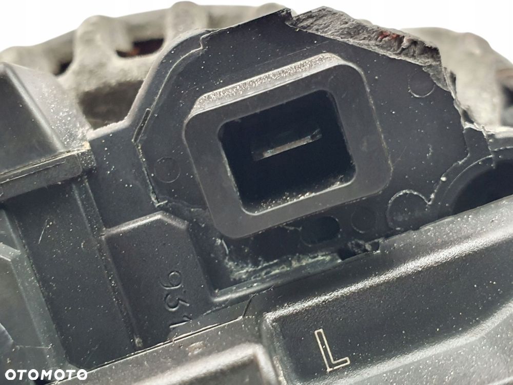 ALTERNATOR Volvo S60 S80 V70 XC70 2.4 B Bosch 8676498 0124525029 - 9