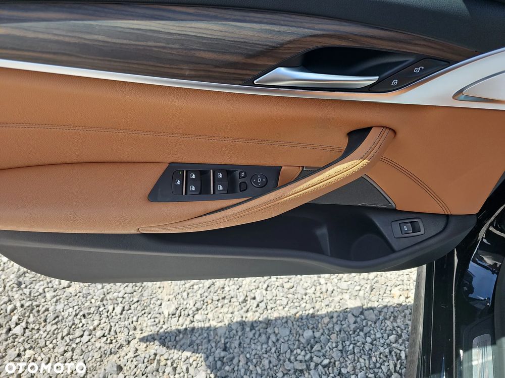 BMW Seria 5 520d xDrive mHEV M Sport sport - 13