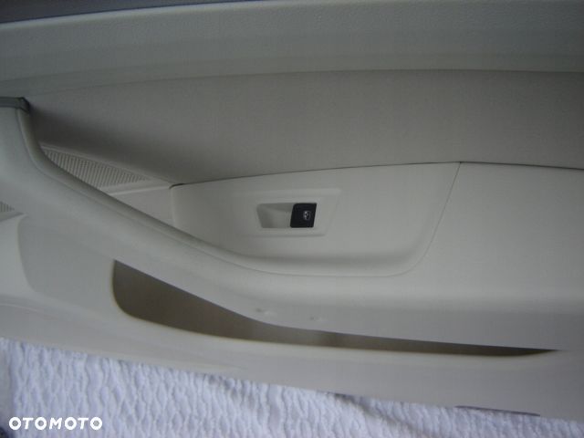 VW PASSAT B8 BOCZEK TAPICERKA DRZWI NOWA - 2