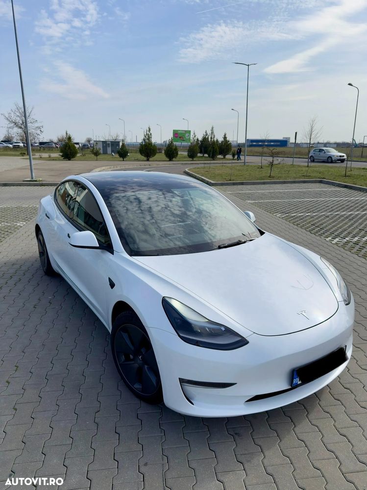 Tesla Model 3 Long Range - 3