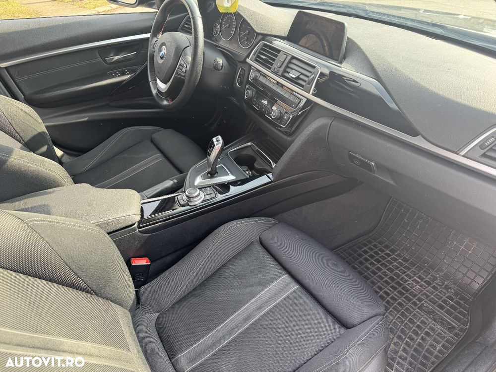 BMW Seria 3 320d Touring Aut. Sport Line - 19