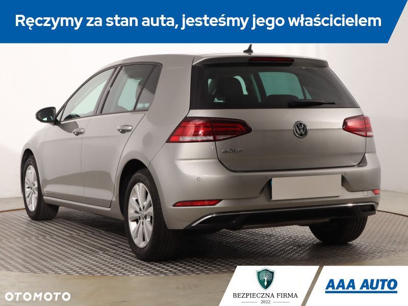 Volkswagen Golf - 6