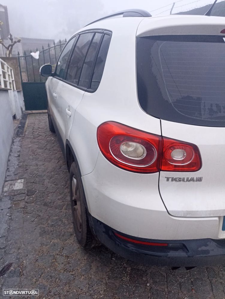 VW Tiguan 2.0 TDi Sport BlueMotion 4Motion - 10