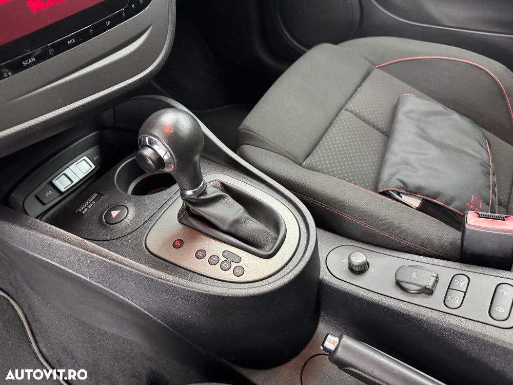 SEAT Leon 2011 — imagine 20