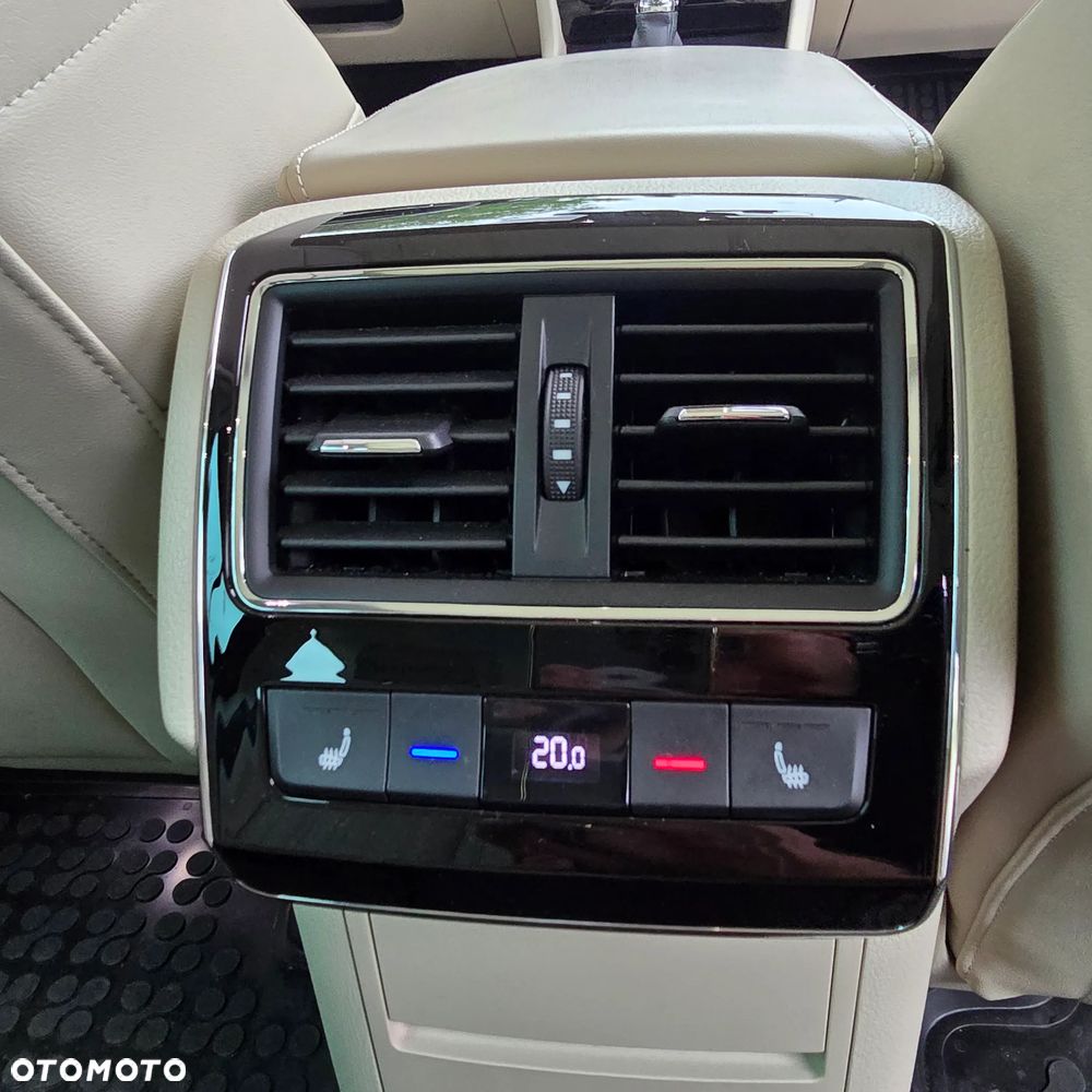 Skoda Superb 2.0 TDI SCR Style DSG - 9