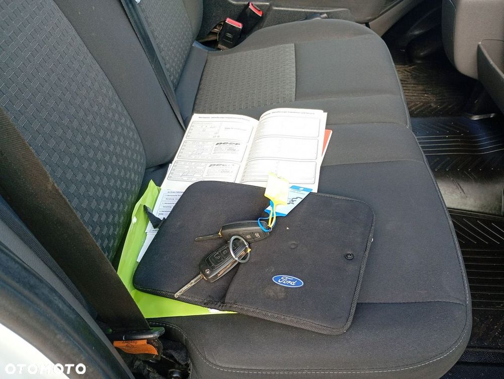 Ford Transit - 25