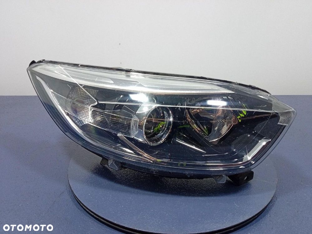 RENAULT CAPTUR  REFLEKTOR PRAWY 260102734R - 1