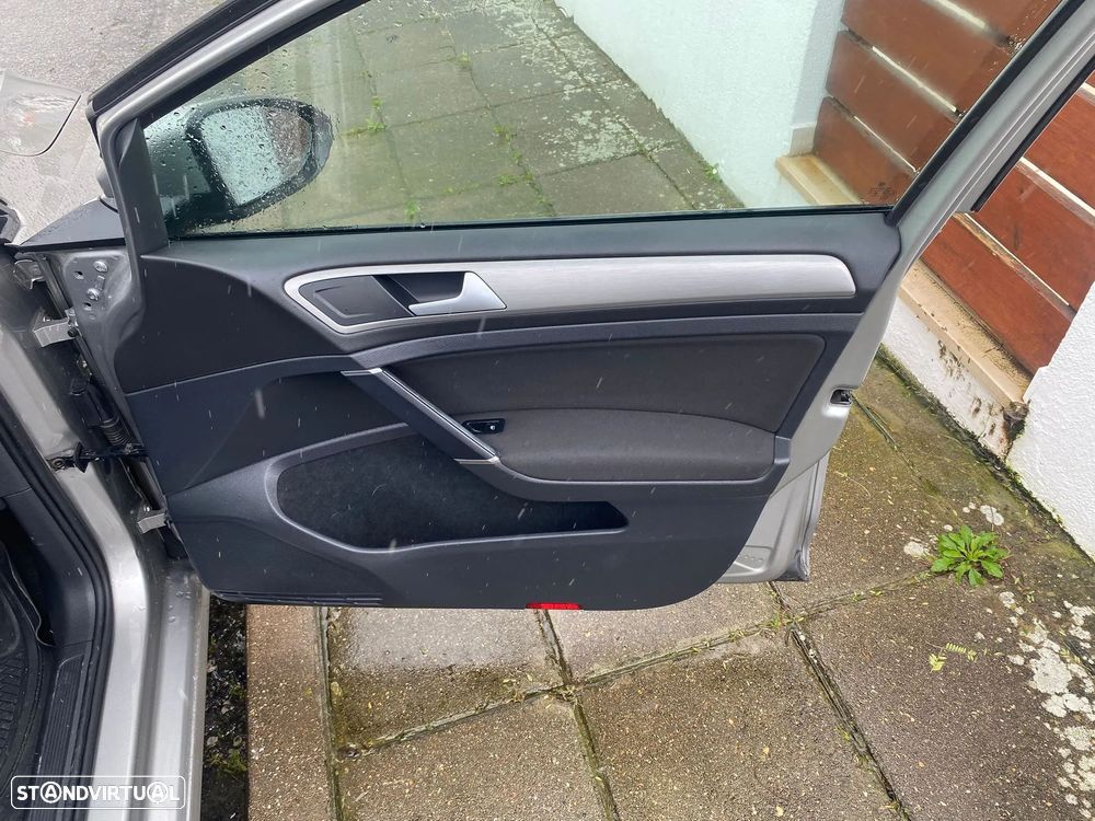 VW Golf 1.6 TDi BlueMotion Confortline - 15