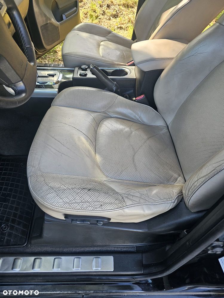 Nissan Pathfinder 2.5 D LE EU5 - 12
