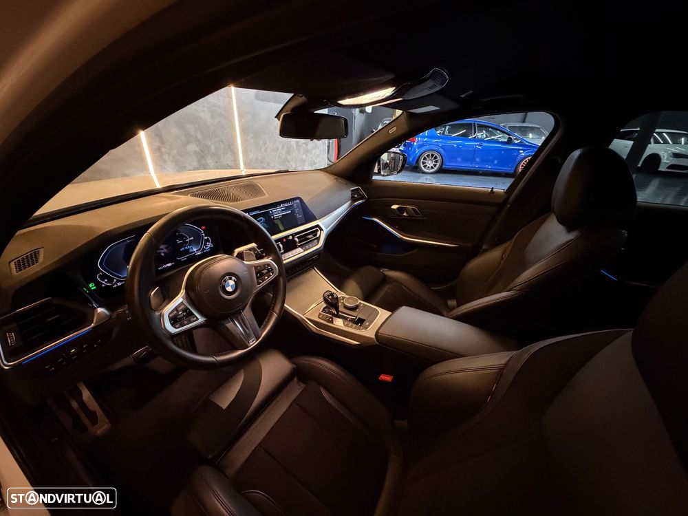 BMW 330 e Touring Aut. M Sport - 18