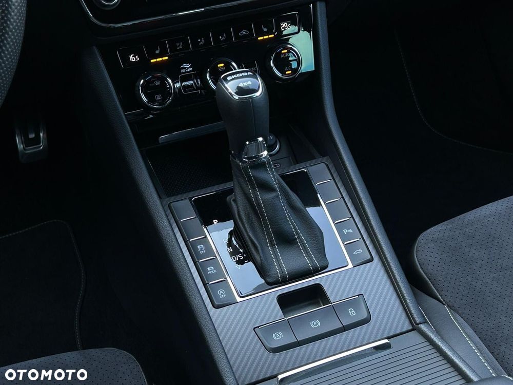 Skoda Superb 2.0 TSI 4x4 Sportline DSG - 27