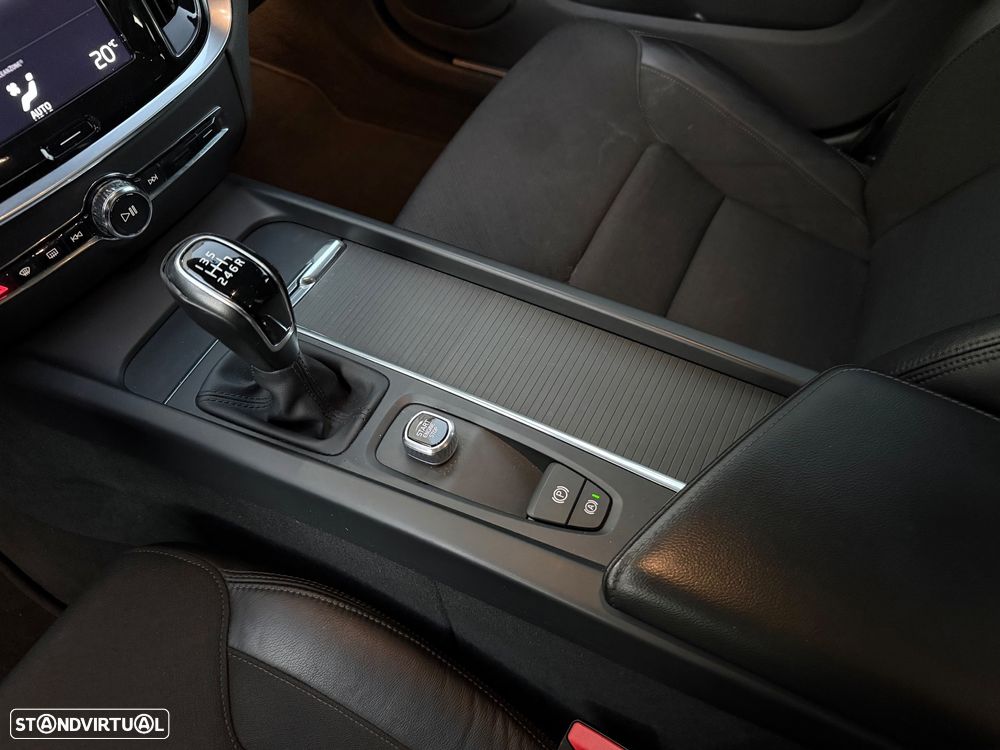 Volvo V60 2.0 D3 Momentum - 22