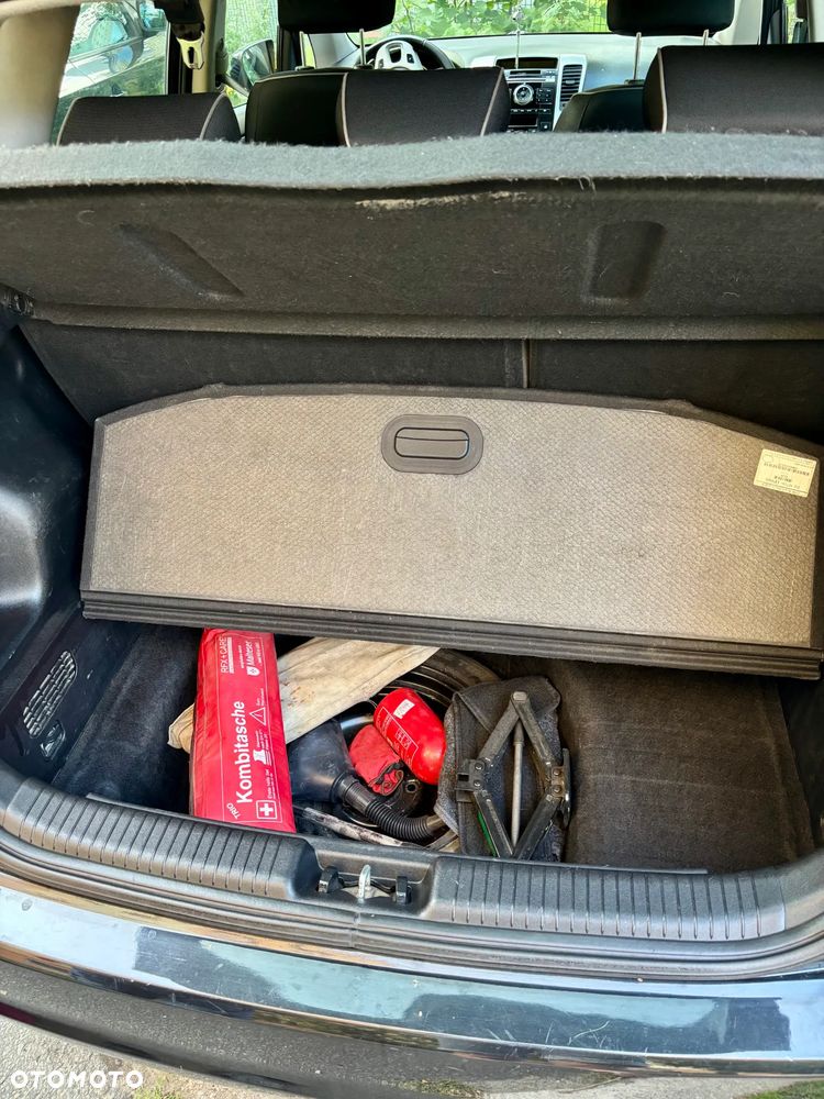 Kia Venga 1.6 CRDi 128 Fifa World Cup Edition - 10