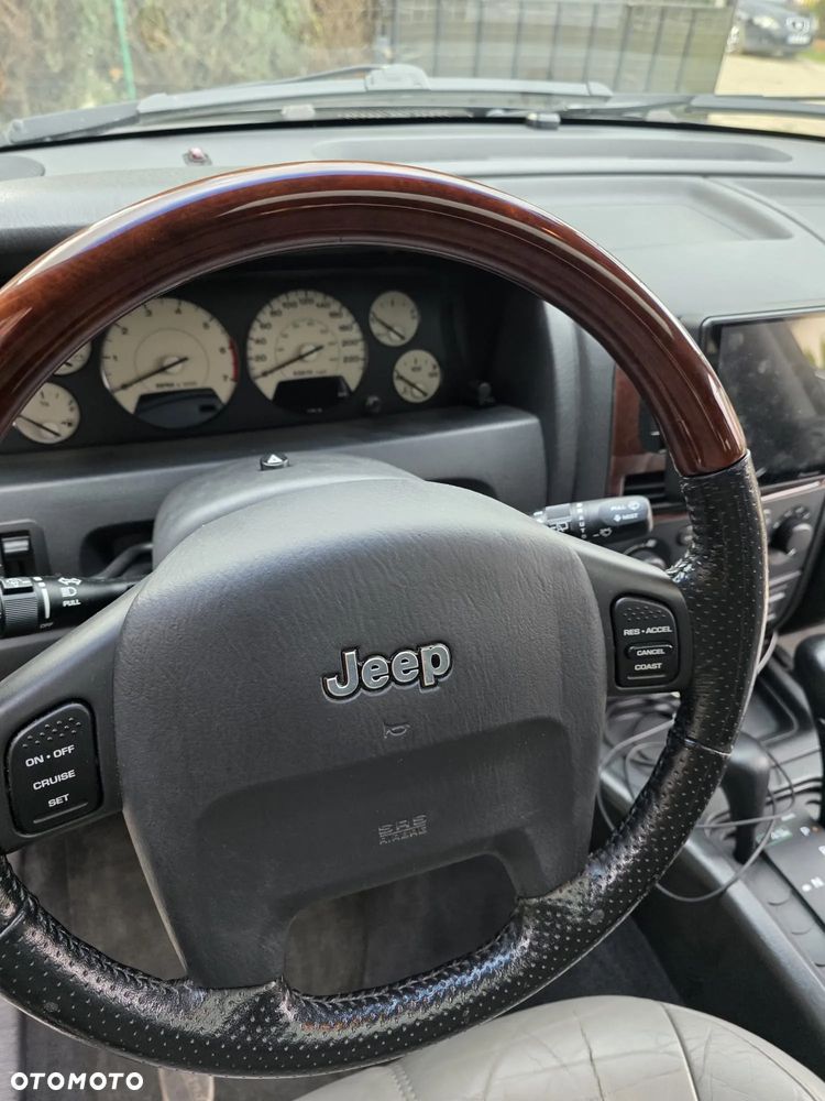 Jeep Grand Cherokee - 15