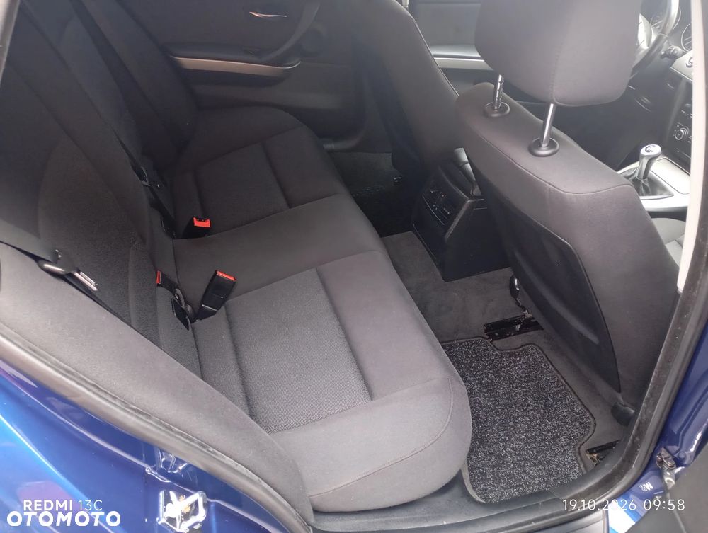 BMW Seria 3 318i - 11