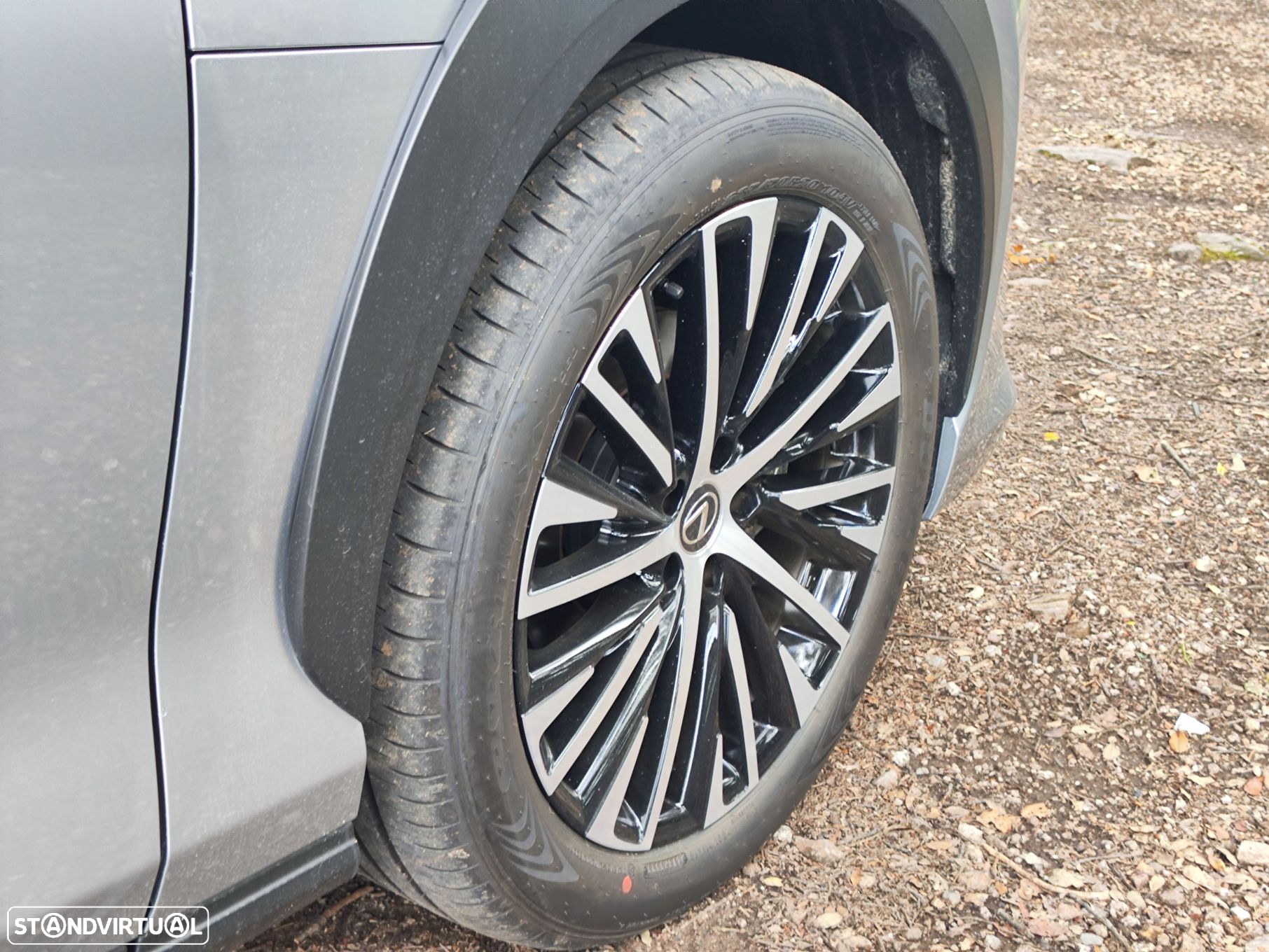 Lexus rz-450e Premium Monotone c/ mala elétrica - 27