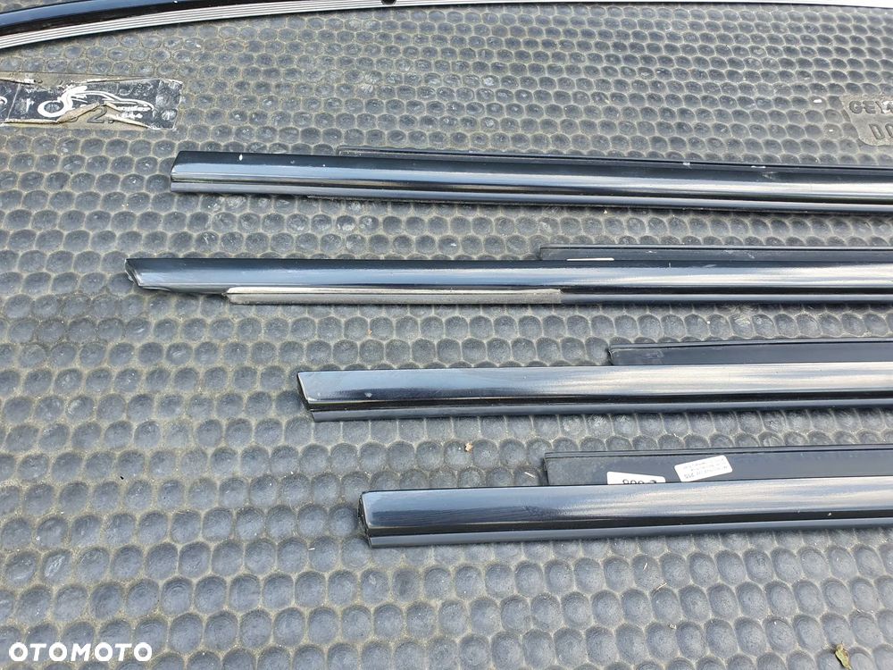 Listwa Listwy Zgarniajace Ramki Szyb Chrom Oklejone Czarne AUDI A4 B8 Sedan - 15