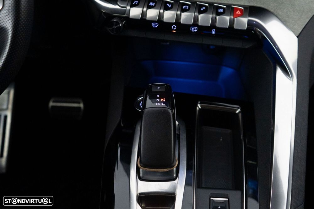 Peugeot 3008 1.6 Hybrid GT e-EAT8 - 28