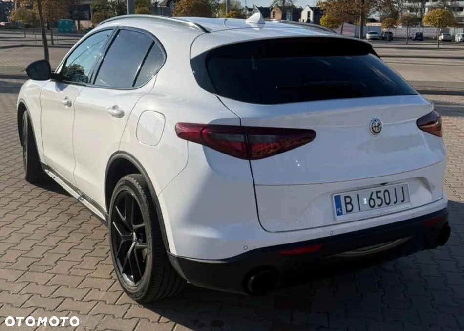 Alfa Romeo Stelvio - 3