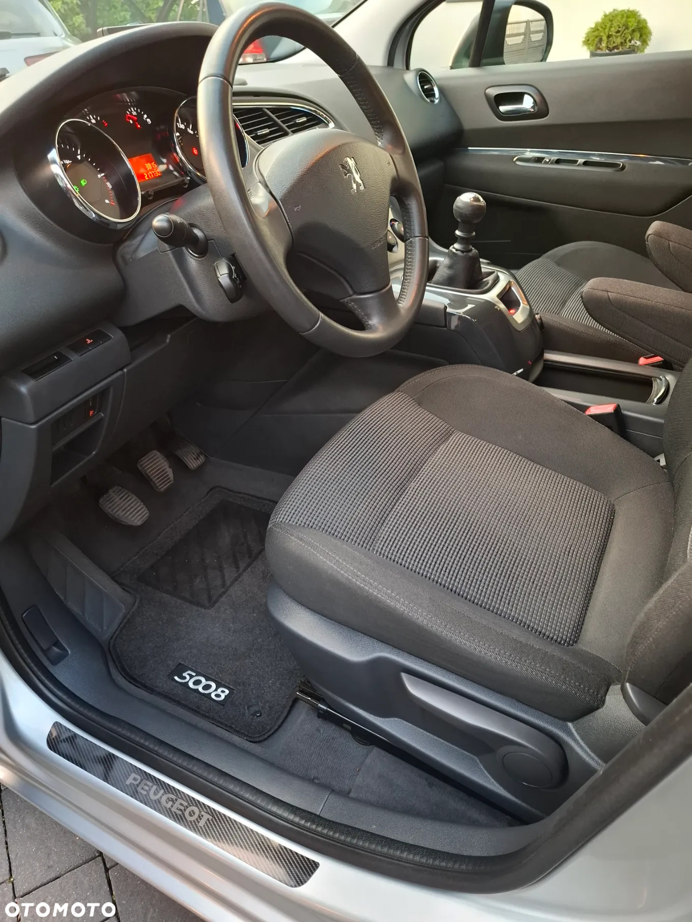 Peugeot 5008 - 10