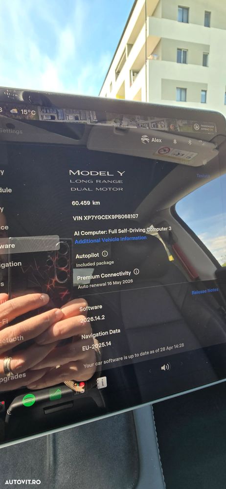 Tesla Model Y - 6