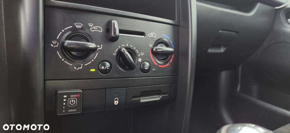 Peugeot 207 1.4 16V Trendy - 11