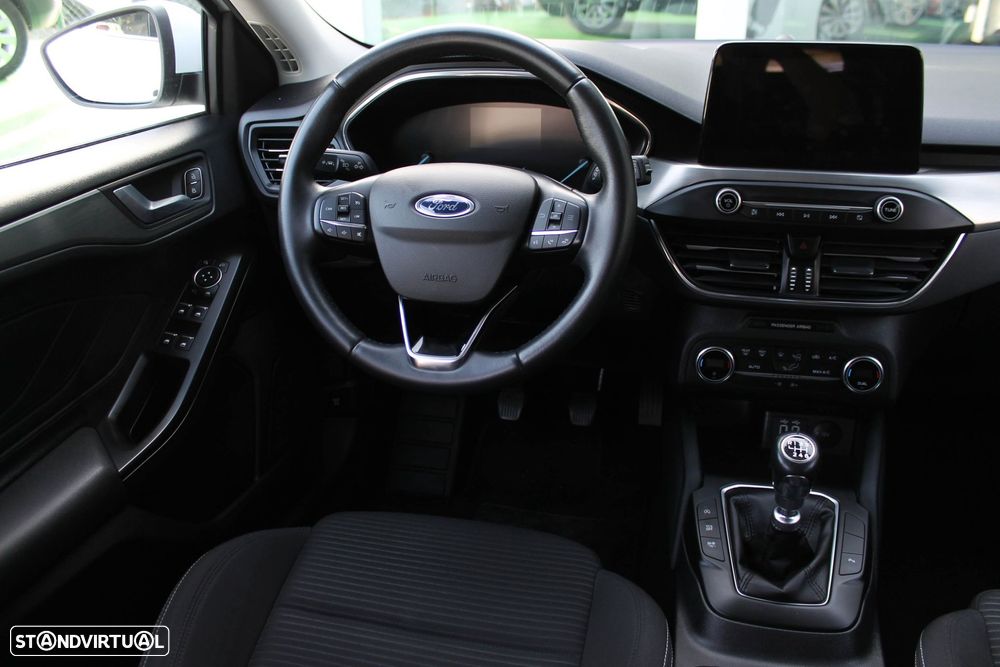 Ford Focus 1.5 TDCi EcoBlue Titanium - 44