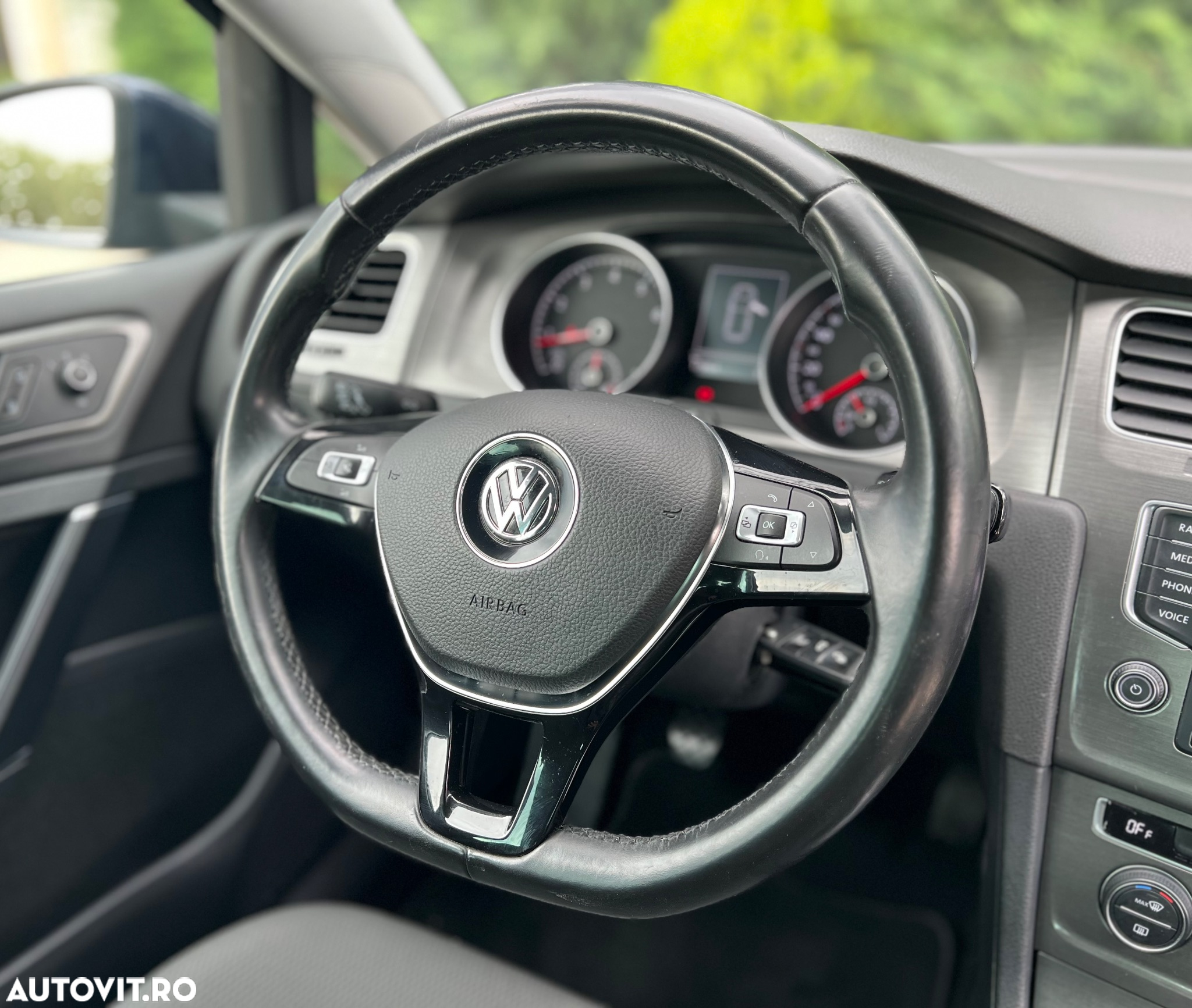 Volkswagen Golf 1.4 TSI BMT Comfortline - 9