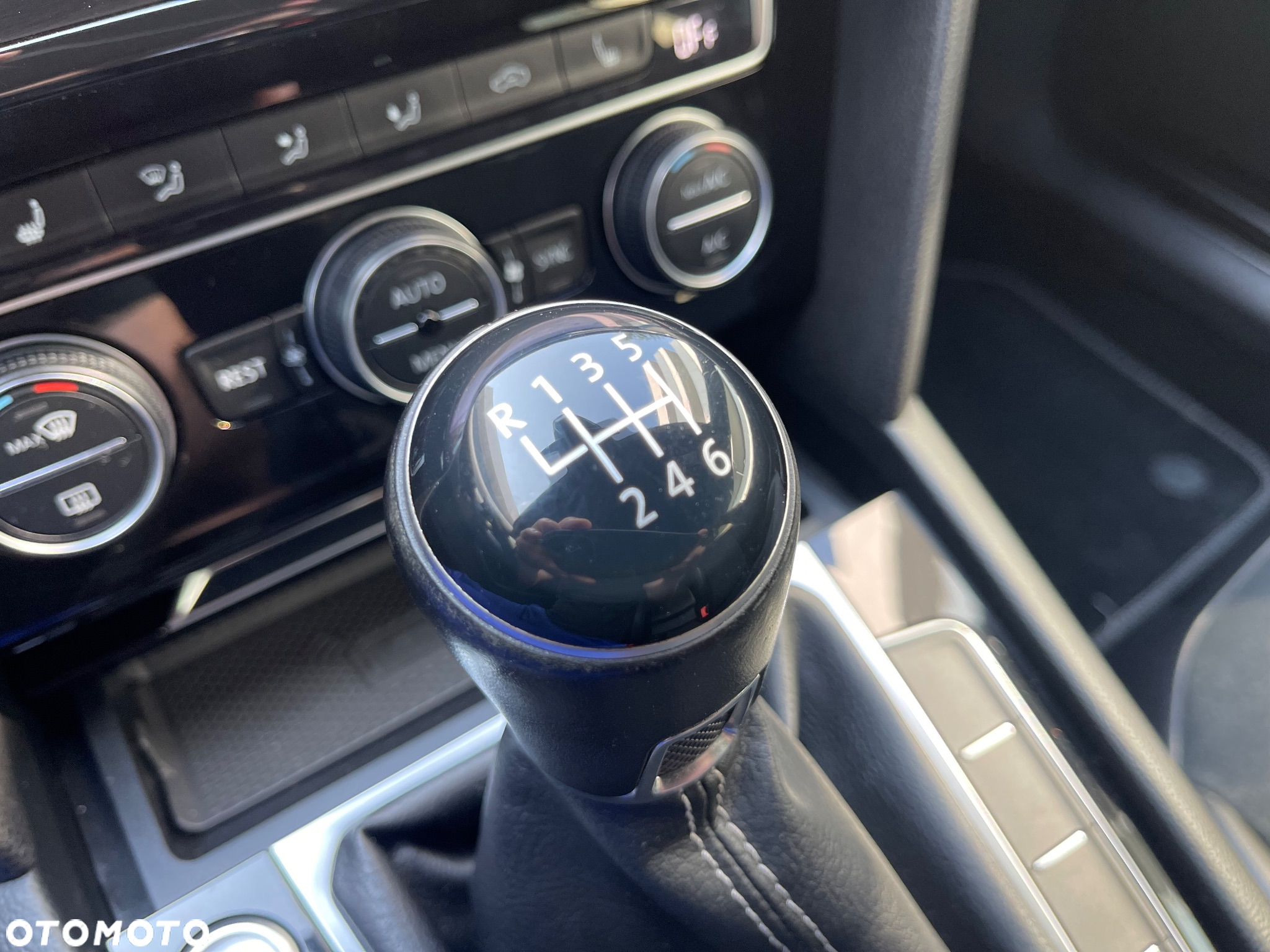 Volkswagen Arteon 2.0 TDI SCR Essence - 36
