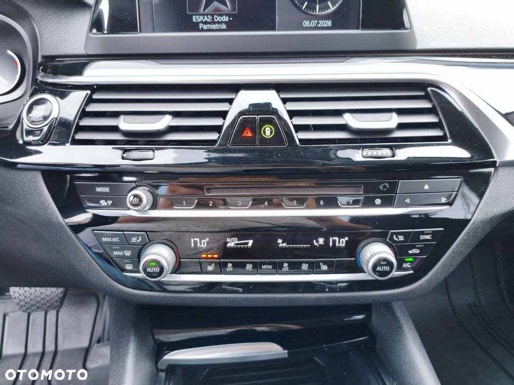 BMW Seria 5 518d Sport Line - 20