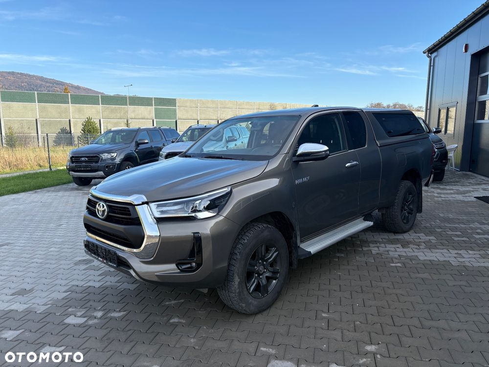 Toyota Hilux 2.4 D-4D Extra Cab Live 4x4 - 2