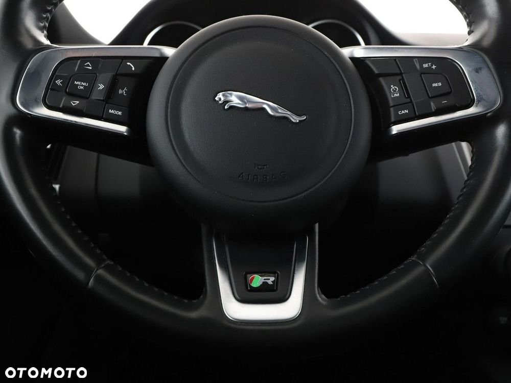 Jaguar E-Pace D180 AWD R-Dynamic - 22