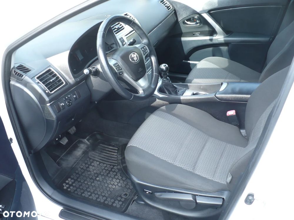 Toyota Avensis 1.6 Edition - 12