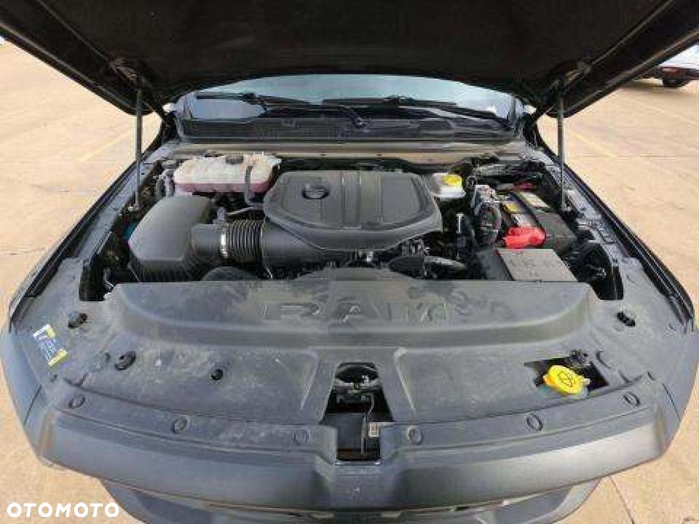 RAM 1500 - 8
