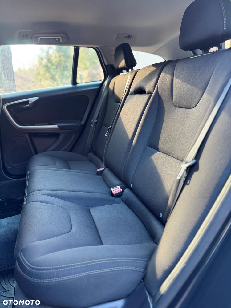Volvo V60 D4 Drive-E Momentum - 25