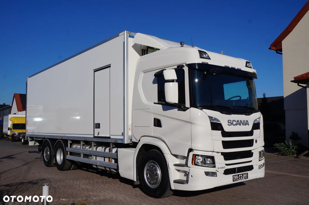 Scania G 450 6x2 CHŁODNIA KONTENER 8.45 m 21 PALET OŚ SKRĘTNA WINDA