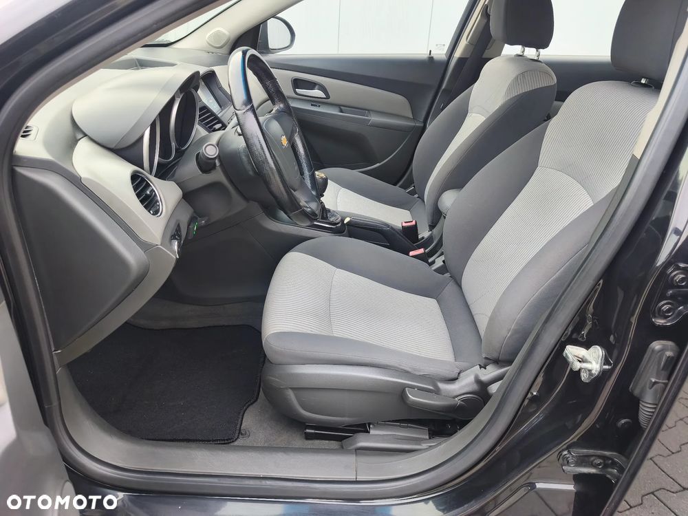 Chevrolet Cruze - 37