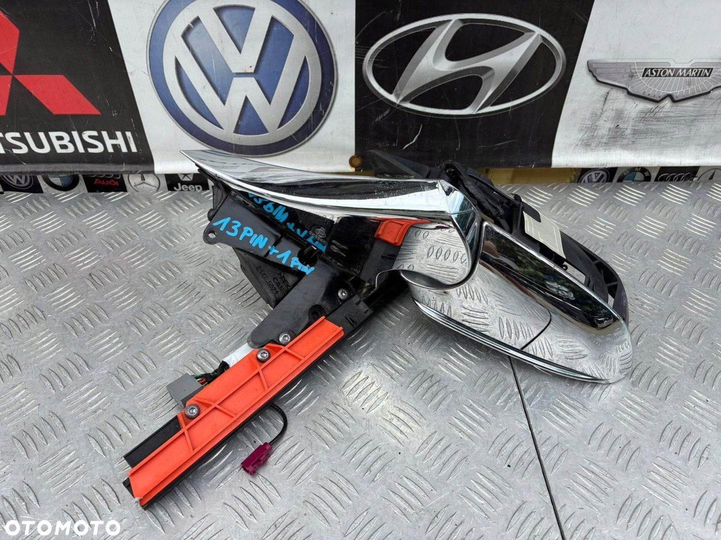 TESLA MODEL S LIFT LUSTERKO LEWE 13 PIN EU. 1041321 - 1