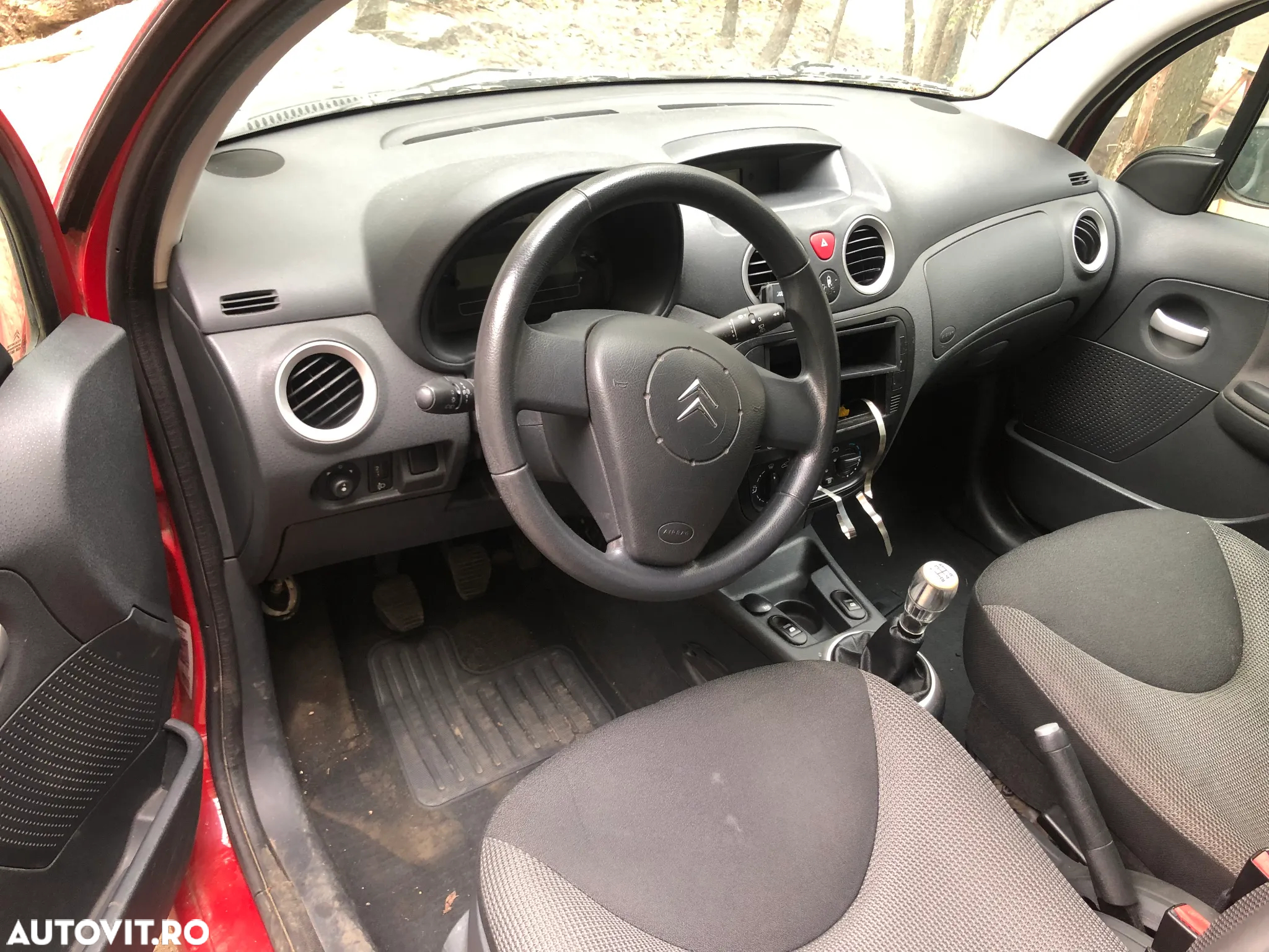 Dezmembrez Citroen C3 visiniu 2006 4 usi - 6