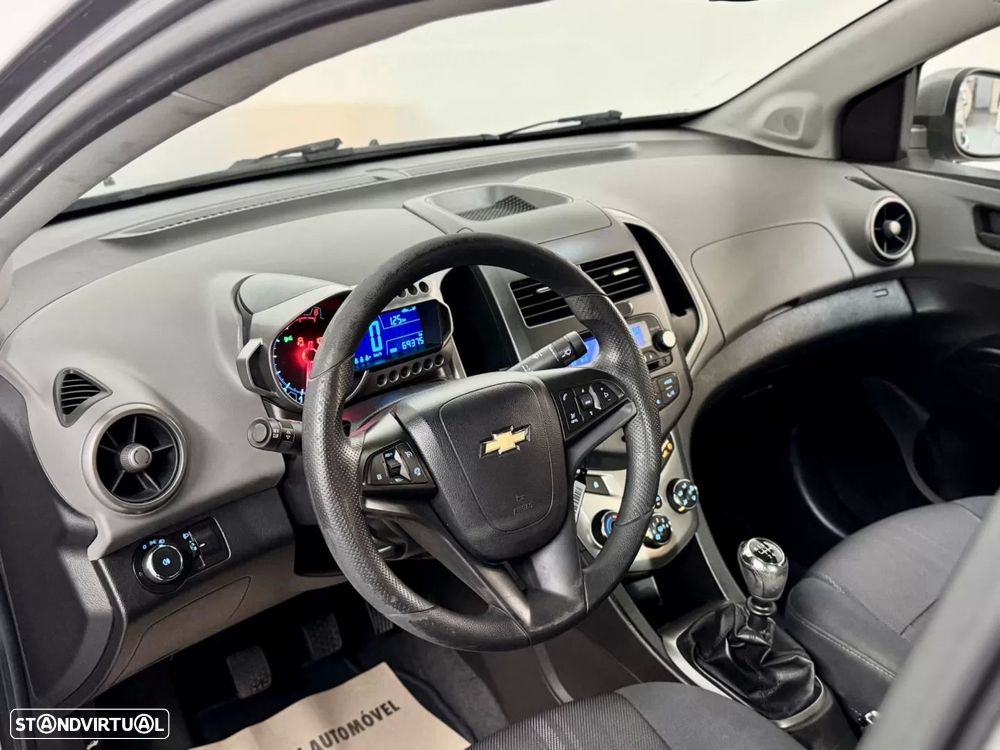 Chevrolet Aveo 1.2 LT - 16