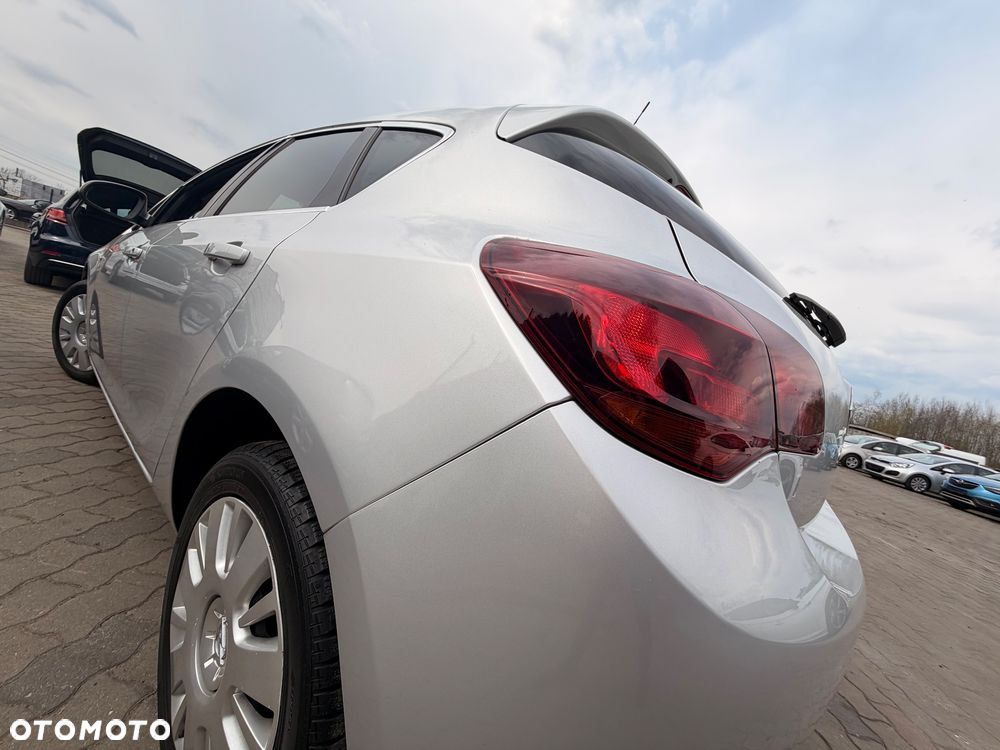 Opel Astra 2.0 CDTI DPF Innovation - 32