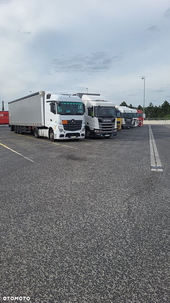 Mercedes-Benz Actros - 7