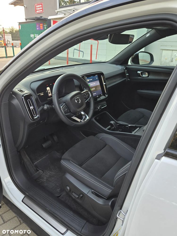 Volvo XC 40 82kWh P8 Recharge AWD Pro - 14