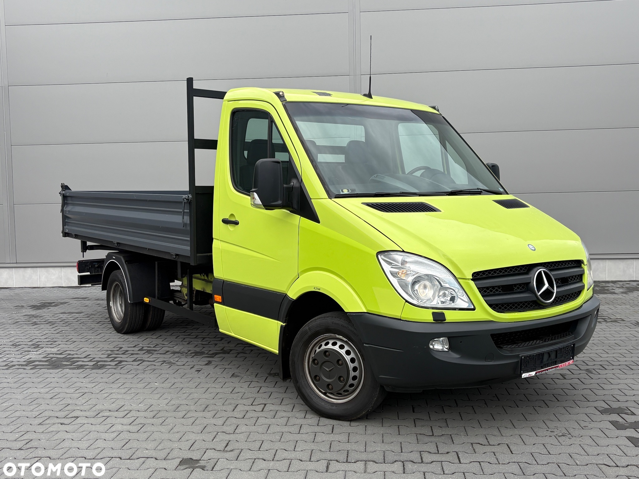 Mercedes-Benz Sprinter - 12