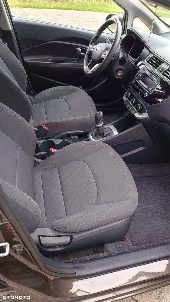 Kia Rio - 24