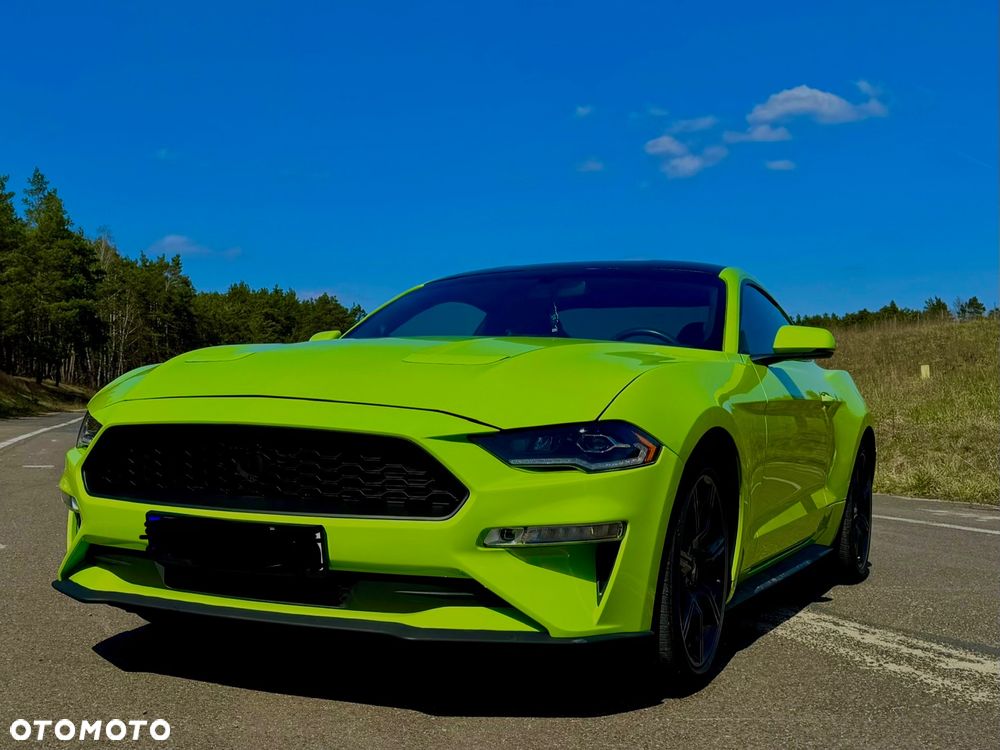 Ford Mustang - 1
