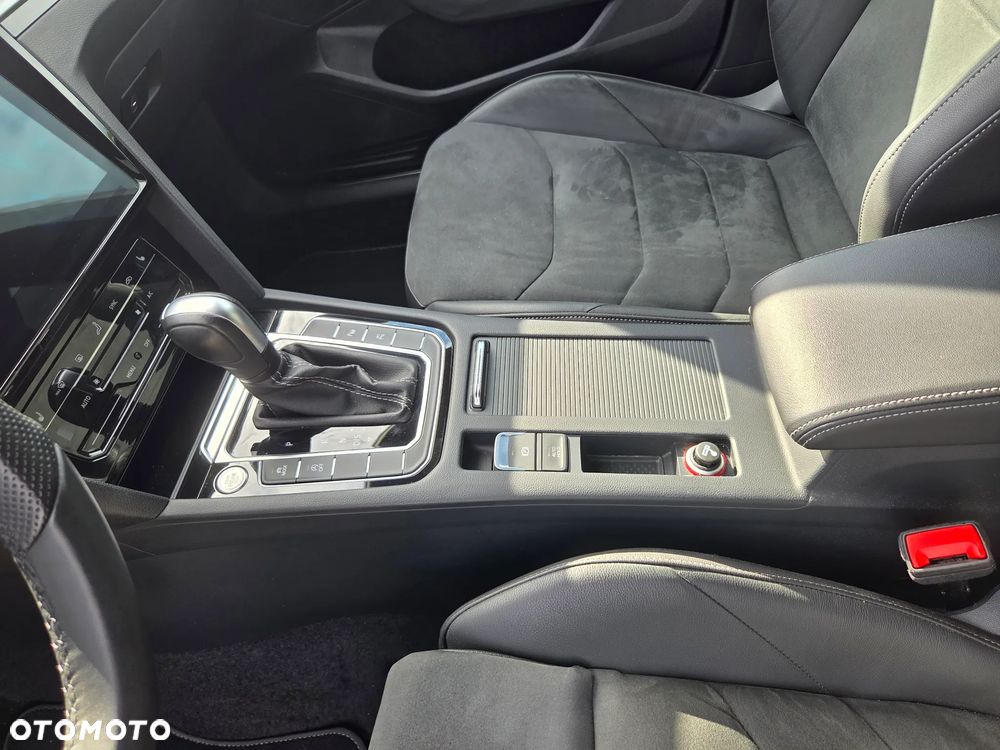 Volkswagen Arteon 2.0 TDI SCR R-Line DSG - 27