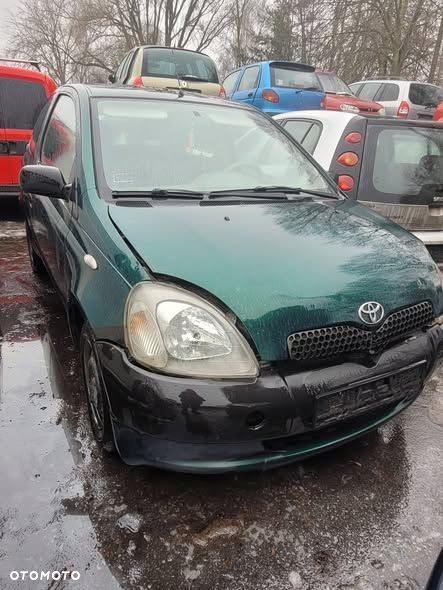 Części- Toyota yaris  Pojemność: 998  Rok: 1999  Benzyna - 2