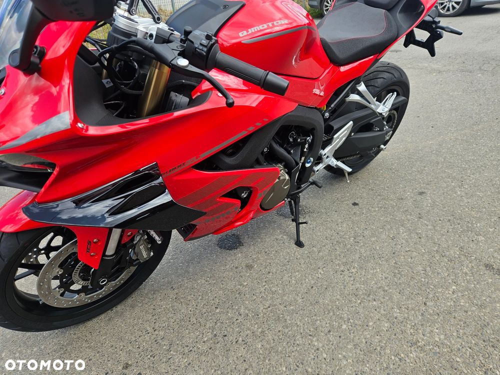 QJMOTOR SRK 800RR - 9